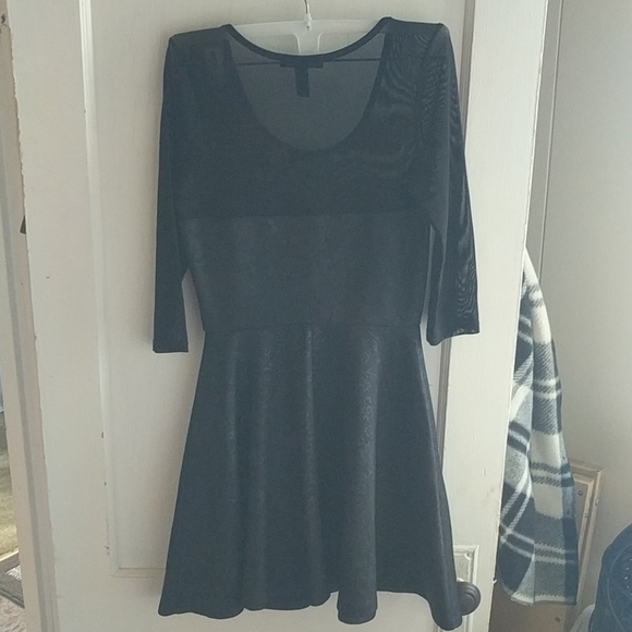 Dress - Picture 2 of 6